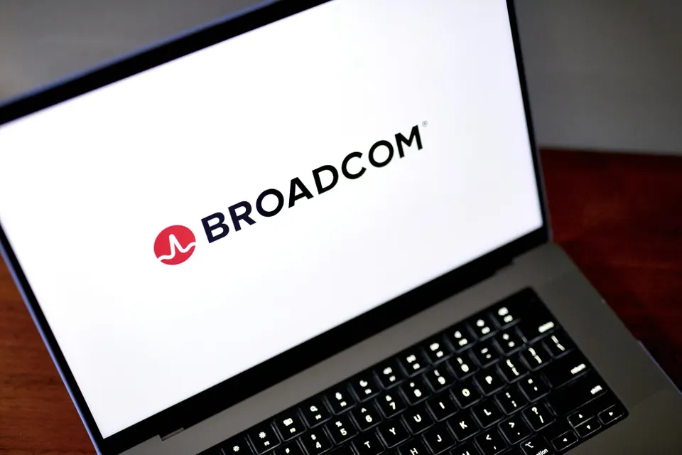 Broadcom Share Price Target 2025 